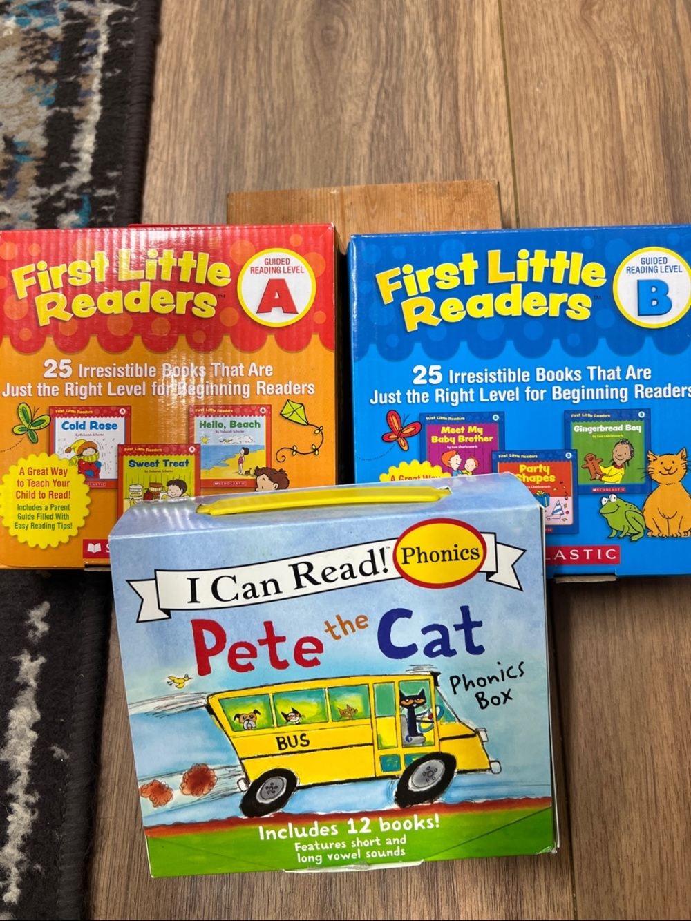Scholastic First Little Readers Box Set - Red and Blue Covers- Peter the Cat
